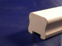 Madlo dřevěné interiérové BUK 4,5 x 4 cm s drážkou zábradlí schodišťové   na zeď na schody  https://www.zabradli-madla.eu/