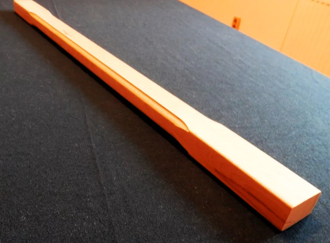 LEVNÁ KVALITNÍ MADLA DŘEVĚNÁ NA SCHODY BUK LED DŘEVĚNÉ VÝPLNĚ ŠPRUŠLE SLOUPKY BUK 45mm x 30 mm NA SCHODY INTERIÉROVÉ DÉLKA 900 mm /www.zabradli-madla.eu VLASTNÍ VÝROBA LEVNÁ KVALITNÍ MADLA DŘEVĚNÁ NA SCHODY BUK LED