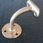 LEVNÁ KVALITNÍ MADLA DŘEVĚNÁ NA SCHODY BUK LED Držák konzole kulatého dřevěného madla Ø 42mm, zaoblený, schodišťového zábradlí na zeď, nerez.U LEVNÁ KVALITNÍ MADLA DŘEVĚNÁ NA SCHODY BUK LED