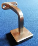 LEVNÁ KVALITNÍ MADLA DŘEVĚNÁ NA SCHODY BUK LED DRŽÁK KONZOLE MEDLA NA SCHODY ZEĎ S ROVNOU PLOCHOU NEREZ HRANATÁ KRYCÍ ROZETA, UCHYCENÍ NA ŠROUBY LEVNÁ KVALITNÍ MADLA DŘEVĚNÁ NA SCHODY BUK LED