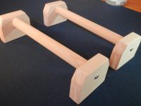 LEVNÁ KVALITNÍ MADLA DŘEVĚNÁ NA SCHODY BUK LED SPORT FITNESS CVIČENÍ GYM DŘEVĚNÉ PODPĚRY STÁLKY ideální pro domácí cvičení Perfect For Home Workouts Homemade Parallettes https://www.zabradli-madla.eu/ LEVNÁ KVALITNÍ MADLA DŘEVĚNÁ NA SCHODY BUK LED