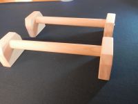 LEVNÁ KVALITNÍ MADLA DŘEVĚNÁ NA SCHODY BUK LED SPORT FITNESS CVIČENÍ GYM DŘEVĚNÉ PODPĚRY STÁLKY ideální pro domácí cvičení Perfect For Home Workouts Homemade Parallettes https://www.zabradli-madla.eu/ LEVNÁ KVALITNÍ MADLA DŘEVĚNÁ NA SCHODY BUK LED