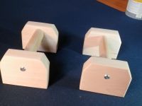 LEVNÁ KVALITNÍ MADLA DŘEVĚNÁ NA SCHODY BUK LED SPORT FITNESS CVIČENÍ GYM DŘEVĚNÉ PODPĚRY STÁLKY ideální pro domácí cvičení Perfect For Home Workouts Homemade Parallettes https://www.zabradli-madla.eu/ LEVNÁ KVALITNÍ MADLA DŘEVĚNÁ NA SCHODY BUK LED