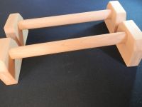 LEVNÁ KVALITNÍ MADLA DŘEVĚNÁ NA SCHODY BUK LED SPORT FITNESS CVIČENÍ GYM DŘEVĚNÉ PODPĚRY STÁLKY ideální pro domácí cvičení Perfect For Home Workouts Homemade Parallettes https://www.zabradli-madla.eu/ LEVNÁ KVALITNÍ MADLA DŘEVĚNÁ NA SCHODY BUK LED