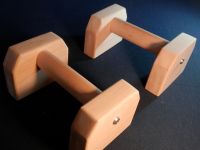 Madla zábradlí na schodiště dřevěná SPORT FITNESS CVIČENÍ GYM DŘEVĚNÉ PODPĚRY STÁLKY ideální pro domácí cvičení Perfect For Home Workouts Homemade Parallettes https://www.zabradli-madla.eu/ Madla zábradlí na schodiště dřevěná