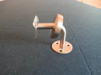 MADLA DŘEVĚNÁ NA SCHODY ZÁBRADLÍ LEVNÁ LED BUK LED MADLO DŘEVĚNÉ NA SCHODY POLOTOVAR KULATÉ Ø 42 mm S DRÁŽKOU NA LED PÁSEK MADLA DŘEVĚNÁ NA SCHODY ZÁBRADLÍ LEVNÁ LED BUK DRŽÁK MADLA NEPRŮCHOZÍ