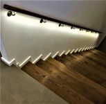 Madla zábradlí na schodiště dřevěná LED ZÁBRADLÍ-MADLO LED OSVĚTLENÍ DŘEVĚNÉ SCHODIŠŤOVÉ NA ZEĎ NA SCHODY BUK 5,9 X 4CM /www.zabradli-madla.eu LED Wandhandlauf Madla zábradlí na schodiště dřevěná